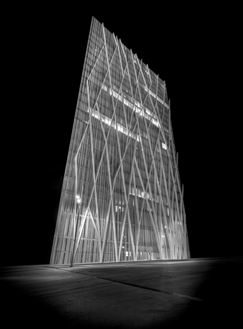 BROKEN LINES BUILDING