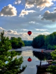Globus sobre el riu