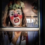 Mirant per la finestra