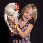 EVELINA Y SU GALLO